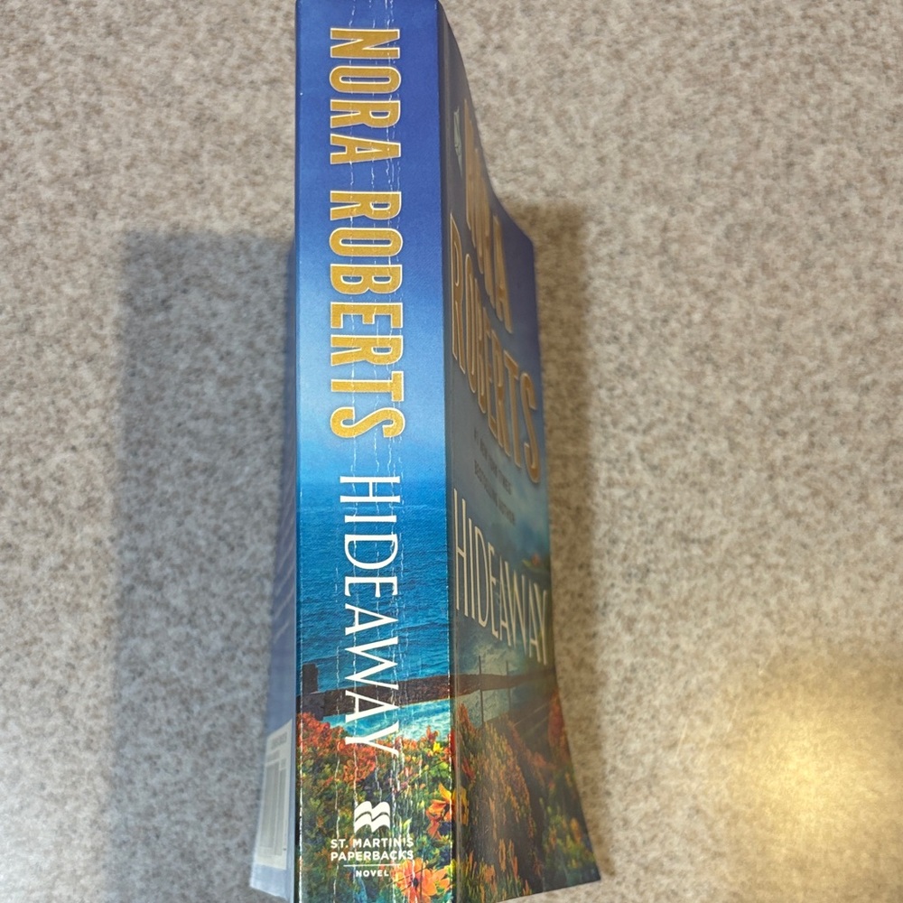 'Hideaway' by Nora Robert’s Paperback Book - Picture 3 of 3